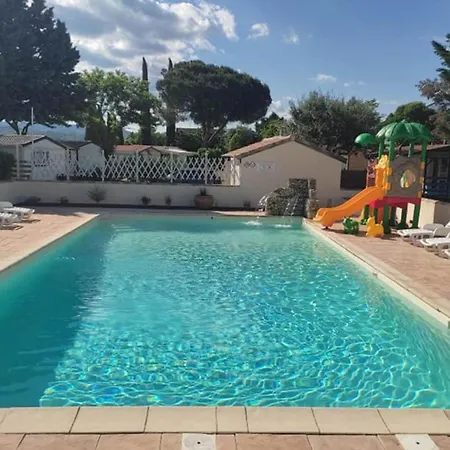Prestige Avec Terrasse, 3 Chambres, - Api-1-52-540 Camping
