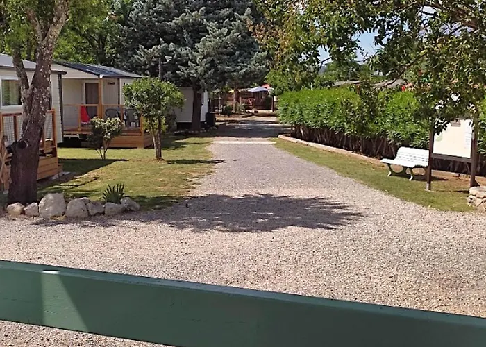 Camping Prestige Avec Terrasse, 3 Chambres, - Api-1-52-540 Anduze