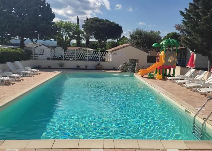 Prestige Avec Terrasse, 3 Chambres, - Api-1-52-540 Camping