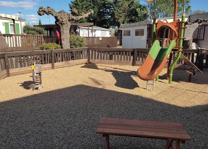 Prestige Avec Terrasse, 3 Chambres, - Api-1-52-540 Anduze